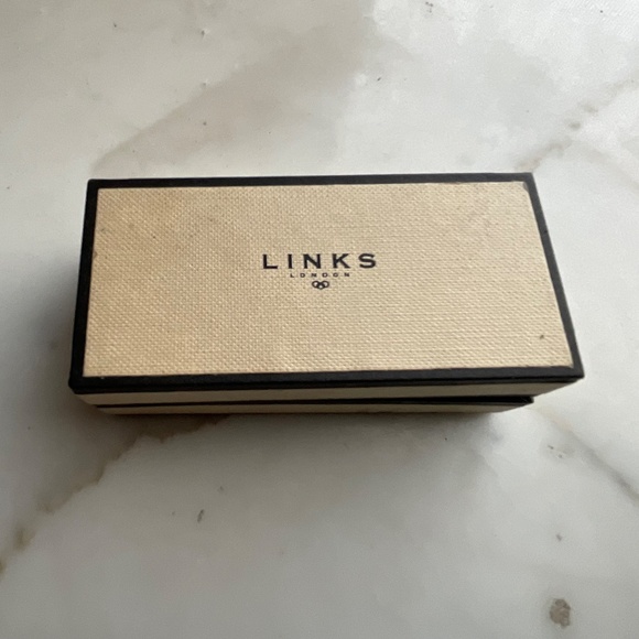 LINKS of London Silver Cuff Links in Original Box - Picture 5 of 5